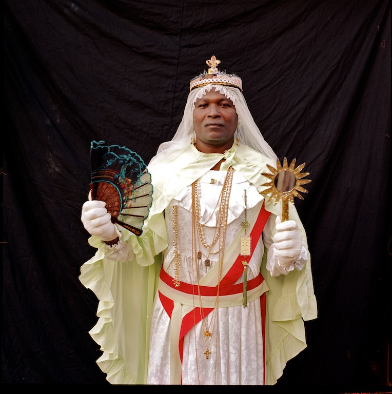 RAINHA. Tchiloli de Cova Barro. ©Inês Gonçalves, 2008